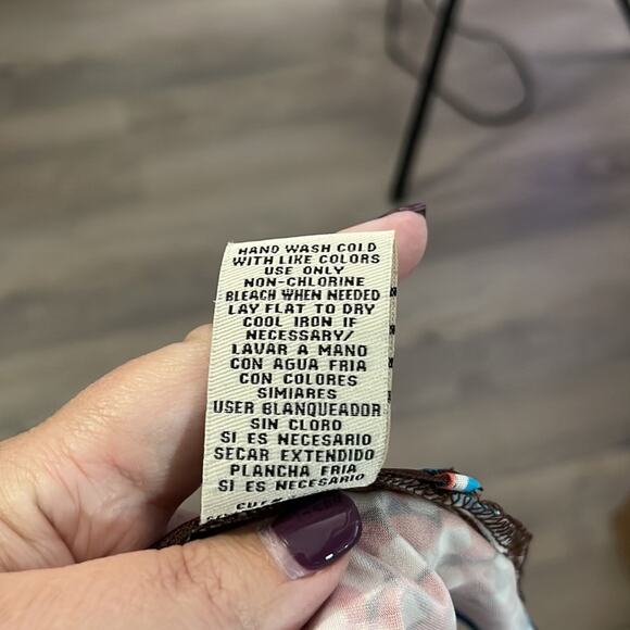 ECI Blue and Red Geometric Print Tunic Size Small - Picture 7 of 8